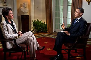 Archivo:Robin Roberts interviewing Barack Obama