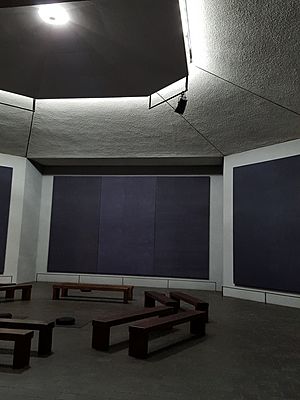 Archivo:Rothko chapel interior