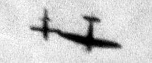 Archivo:Spitfire Tipping V-1 Flying Bomb