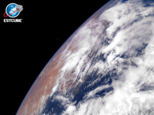 Archivo:The first image of the Earth, taken by ESTCube-1 nanosatellite.