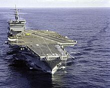 Archivo:USS Enterprise (CVN-65), bow view 1983