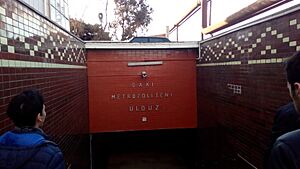 Archivo:Ulduz metrostansiyası