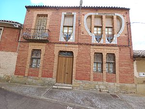 Archivo:Vivienda modernista castellana en Castromocho (Palencia)