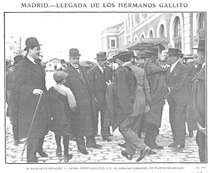 Archivo:1909-03-24, Actualidades, Madrid, Llegada de los hermanos Gallito, Alba