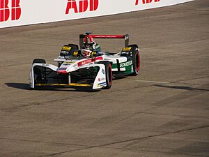 Archivo:2018 Berlin E-Prix Abt Audi e-tron FE04 on track