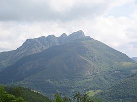 Aiako Harria mountain from the SW.JPG