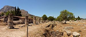 Archivo:Ancient Corinth - South Stoa