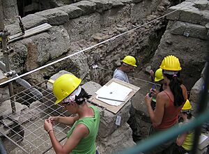 Archivo:Archaeology.rome.arp