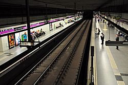 Archivo:BCN-Metro-Sagrada Família
