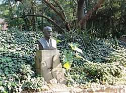 Archivo:Buenos Aires Busto Francisco Moreno Jardin Botanico