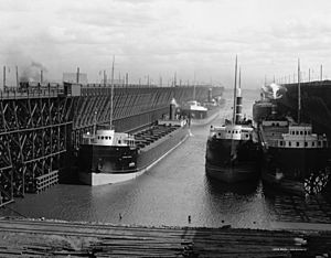 Archivo:Duluth Ore Docks