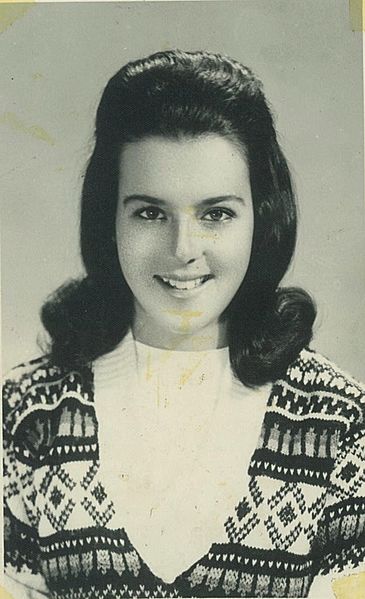 Edna Iturralde de dieciséis años