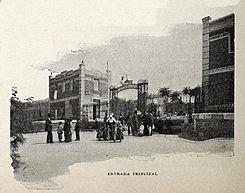 Entrada principal al Asilo de Santa Cristina, de Franzen, Blanco y Negro, 10-04-1897.jpg