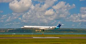 Archivo:Garuda Indonesia CRJ1000 PK-GRJ