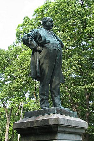 Archivo:Ingersoll statue