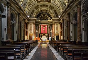 Archivo:Interior de l'església del Salvador, València