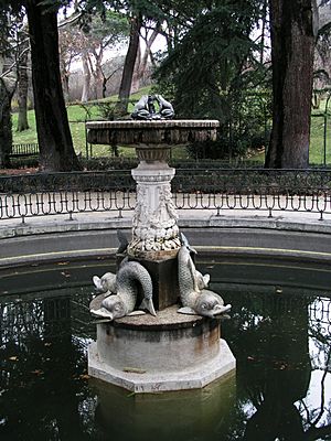 Archivo:Jardin El Capricho Water fontain01