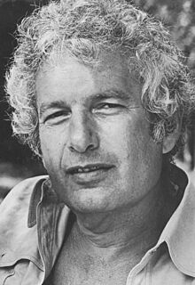 Joseph Heller circa 1979.jpg