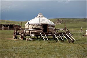 Archivo:Kazakh yurt
