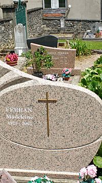 Archivo:Lápidas de Ferran en Herran