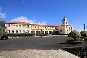 Archivo:La Palma - Breña Alta - Camino La Corsillada - Monasterio del Císter 03 ies