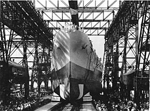 Archivo:Launching of USS North Carolina (BB-55), June 1940