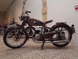 Archivo:Lube 99 motorbike (1955) 20120213