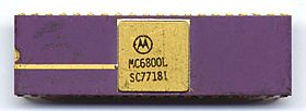 Archivo:Motorola MC6800L SC7718I top
