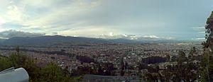 Archivo:Panorámica desde Turi de Cuenca (Ecuador) 2