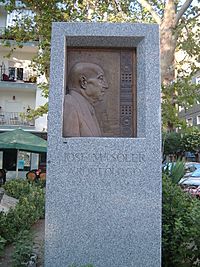 Parque de Chapí. Monumento a José María Soler.jpg