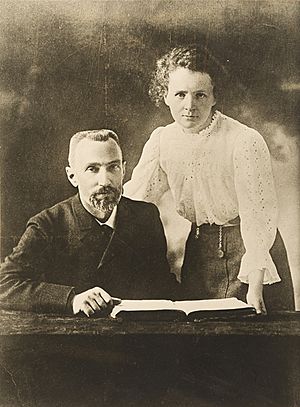 Archivo:Pierre Curie et Marie Sklodowska Curie 1903