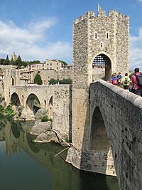 Archivo:Puente medieval (Besalú)