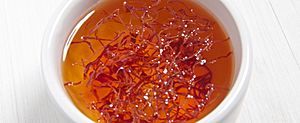 Archivo:Saffron soak