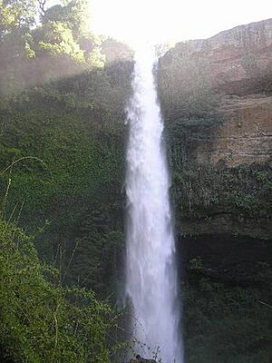 Archivo:Salto Rehuen