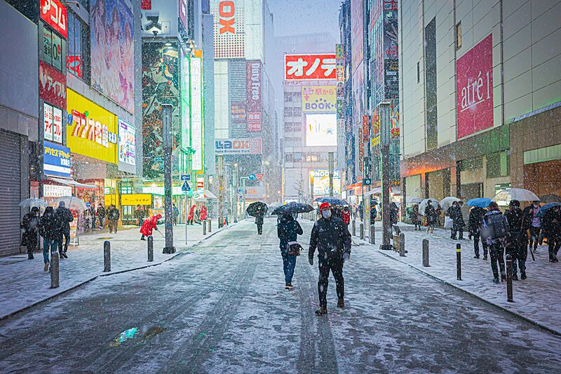 Snow in Akihabara 2022-01-06