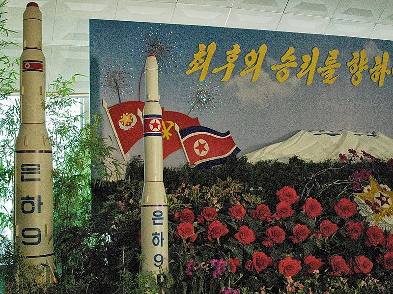 Unha-9 rocket model