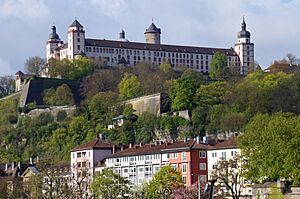 Archivo:Wurzburg Marienberg Fortress on the Main in Würzburg