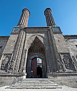 Çifte Minareli Medrese (Erzurum) Entrance 8685 (cropped)