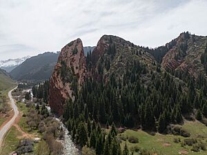 Archivo:Джети-Огуз, разбитое сердце сверху
