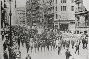 Archivo:1917 Silent Parade men Hf