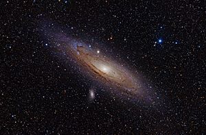Archivo:Andromeda Galaxy (with h-alpha)