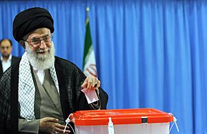Archivo:Ayatollah khamenei. by YPA.ir 01
