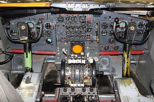 Archivo:Boeing 720-047B AN1535319