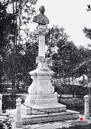 Archivo:Busto Mariano Guzman parque Santa Ana 1903