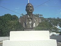 Busto de José Peón Contreras, Mérida, Yucatán (01).JPG