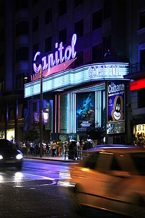 Archivo:Capitol Cinema. Gran Vía street. Spain