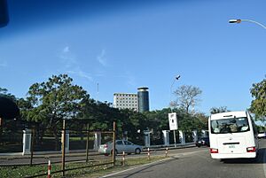 Archivo:Cars in Abuja, Nigeria 14