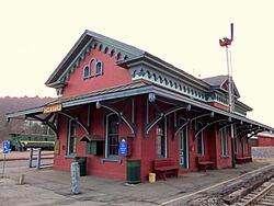Chester station facing west, January 2012.JPG