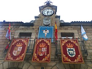 Archivo:EL BARRACO (Ayuntamineto · era - Romanico) - b (en fiestas)