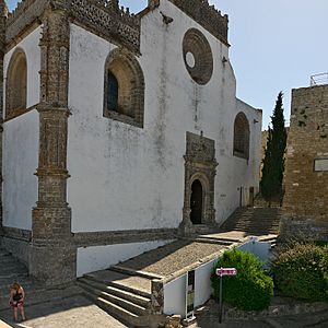 Archivo:Fachada occidental de la Iglesia de Santa María (Medina Sidonia)